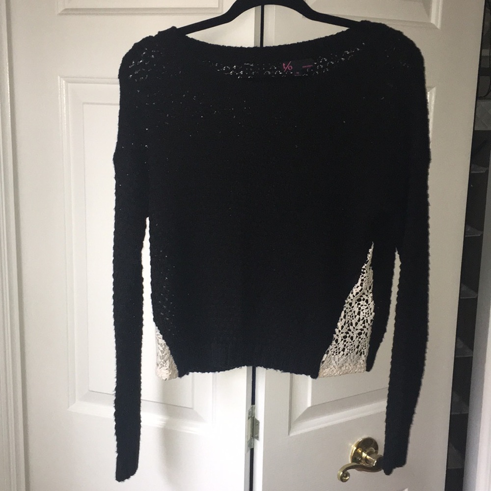Short sweater